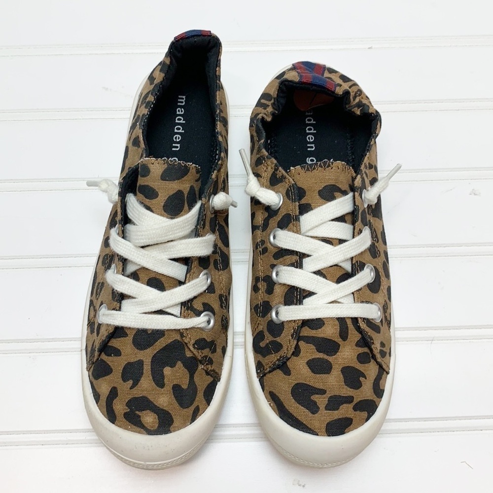 Madden Girl canvas leopard print sneaker EUC 7